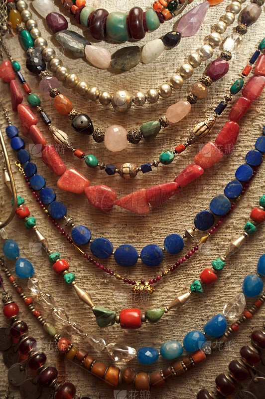 What Makes Mala Bracelet Beads a Powerful Spiritual Tool? 4 handmade mala bracelet beads